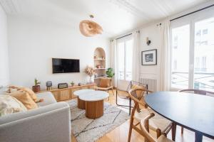 Picture of listing #331114313. Appartment for sale in Paris