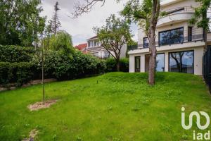 Picture of listing #331122624. Appartment for sale in Rueil-Malmaison