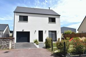 Picture of listing #331156287. House for sale in La Chapelle-Bouëxic