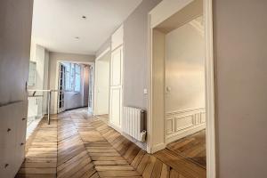 Picture of listing #331185868. Appartment for sale in Paris