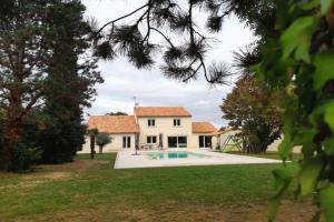 Picture of listing #331271108. House for sale in Sèvres-Anxaumont